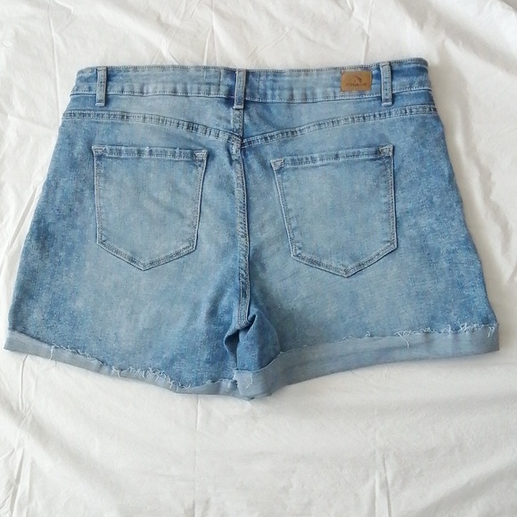 Jordache Jeans Shorts - Picture 4 of 5